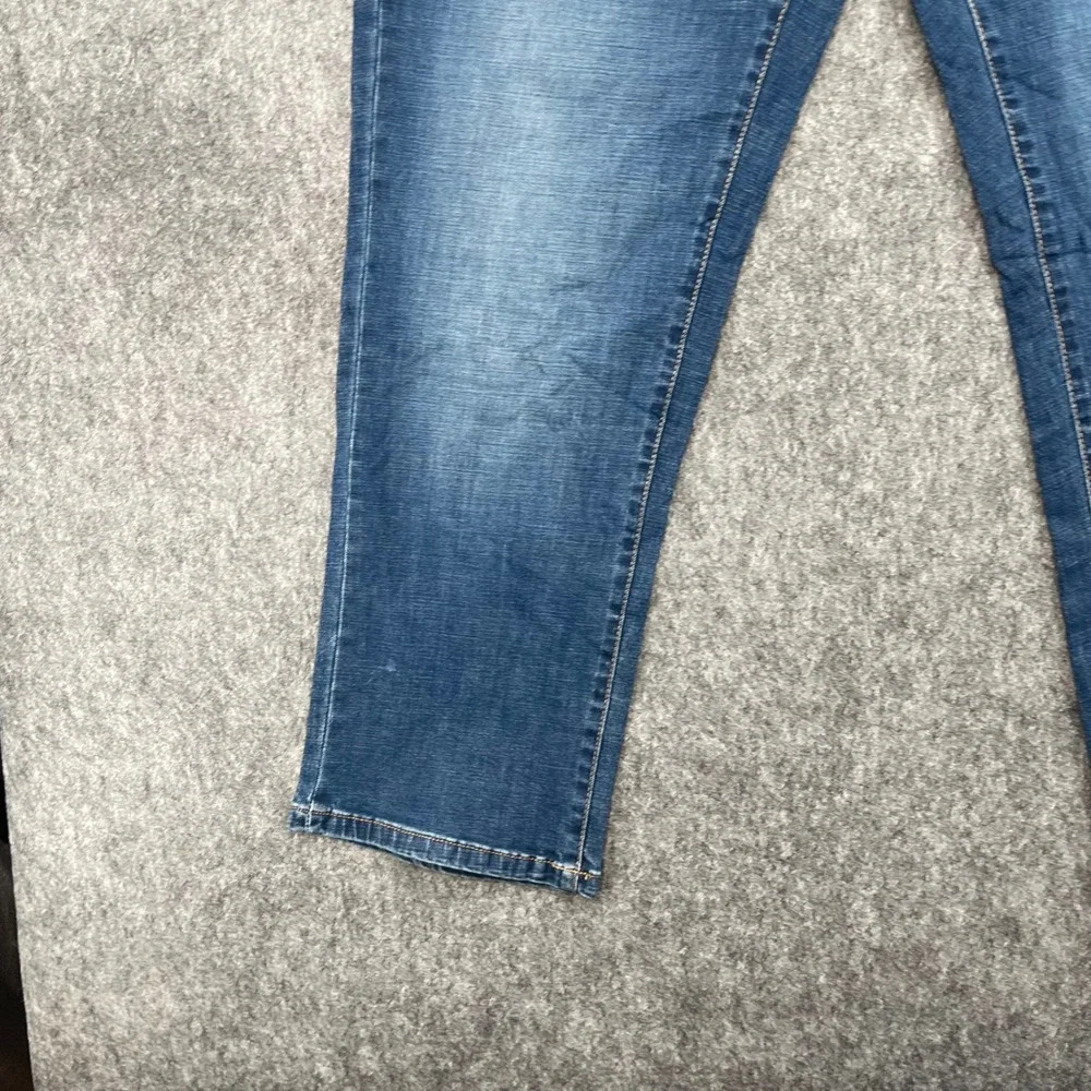 IZOD Jeans Mens 40x30 Comfort Stretch Straight Fit Medium Wash Blue Denim